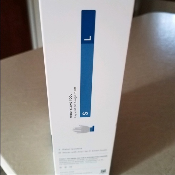 • FitBit Charge 2 smartwatch bundle with bands • - Picture 11 of 11